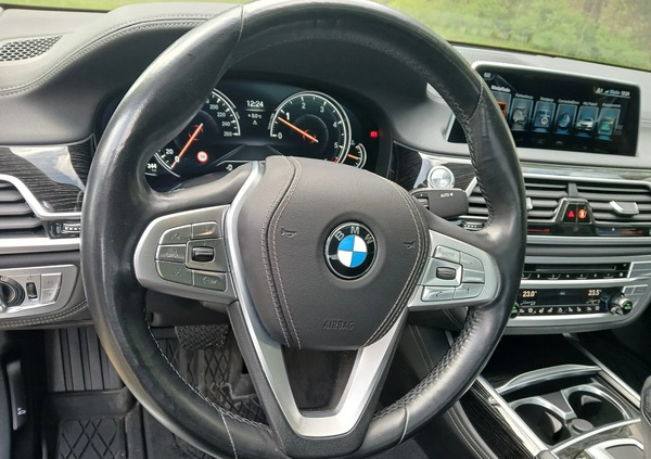 BMW Seria 7 cena 184500 przebieg: 102168, rok produkcji 2016 z Jaworzno małe 529